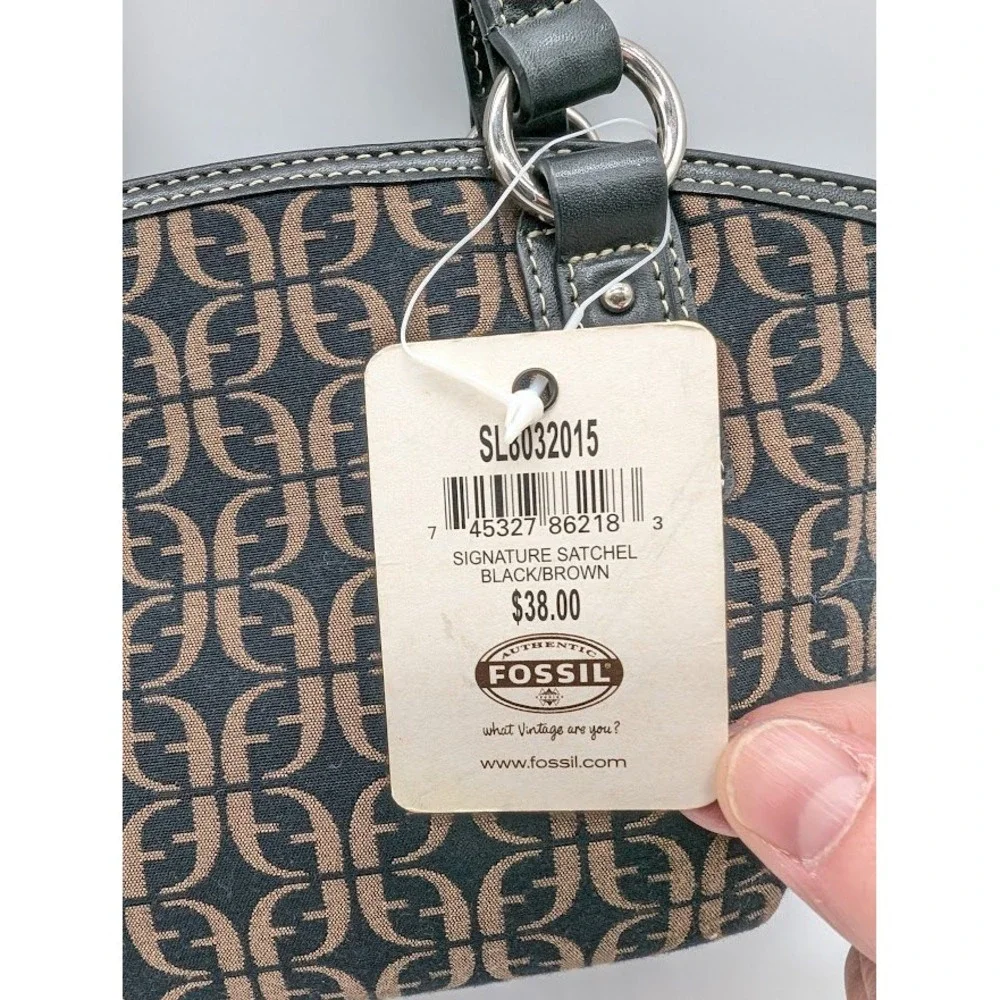 Fossil brand new